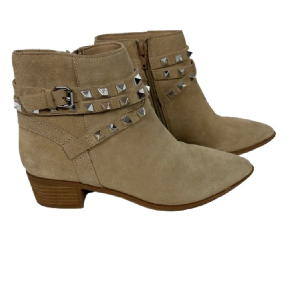 ❤️ SALE! 💙 Steve Madden Taupe Suede Studded Ankle Boots